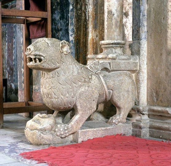 Deçan monastery Lion